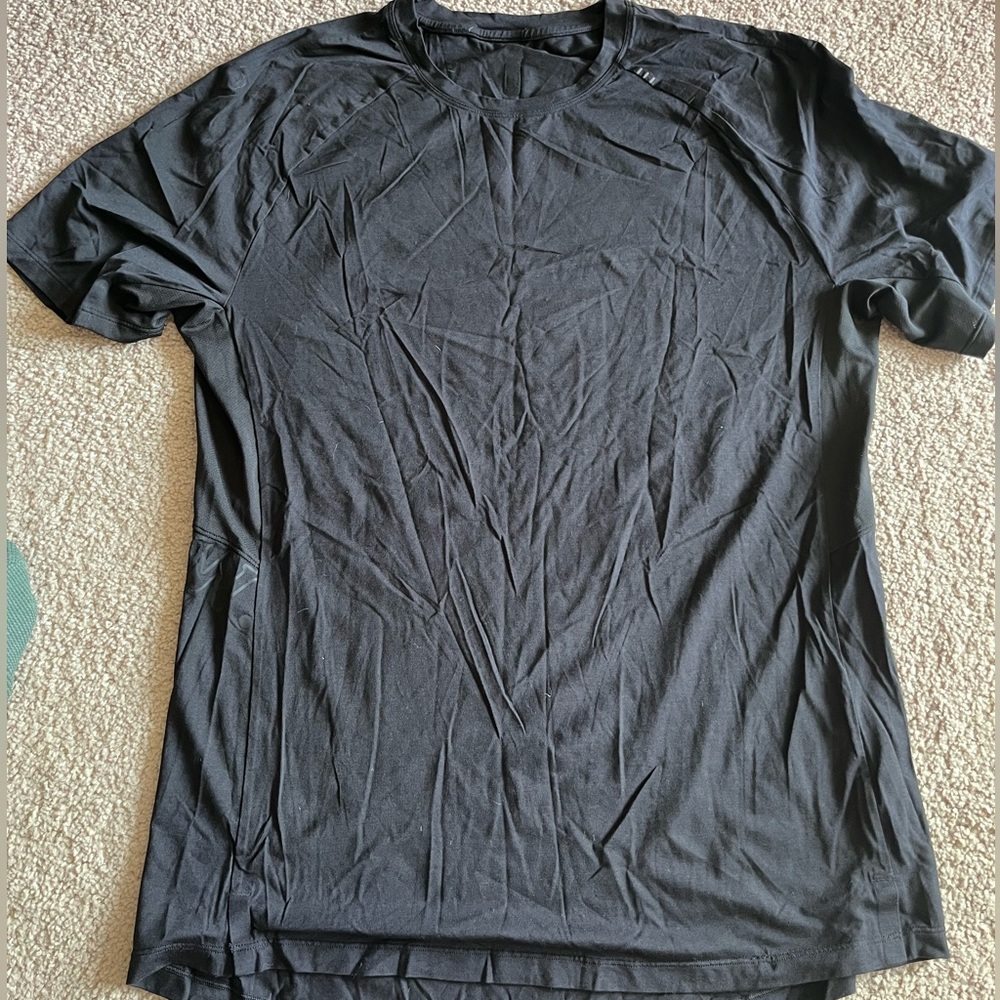 Lululemon Men’s Black Work out short sleeve